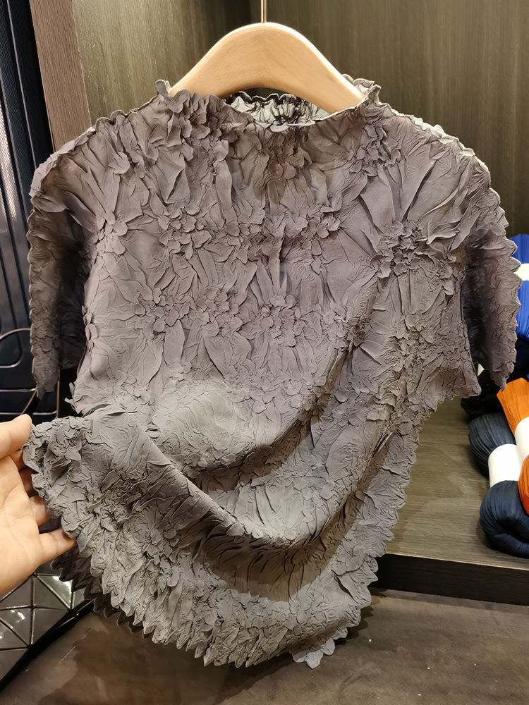 Áo thun nữ tay ngắn cổ tròn chất liệu cotton dập nổi hoa văn nổi cao cấp — Màu đen, Màu đào, Màu trắng, Màu xám