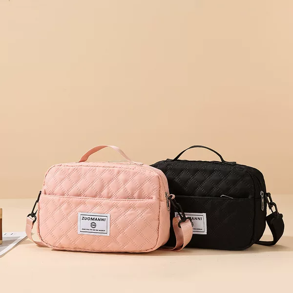 Yoga Fitness Bag, Large-Capacity Shoe Compartment Travel Bag, Fashionable Short-Distance Travel Quilted Dry-Wet Separation Sports Handbag
