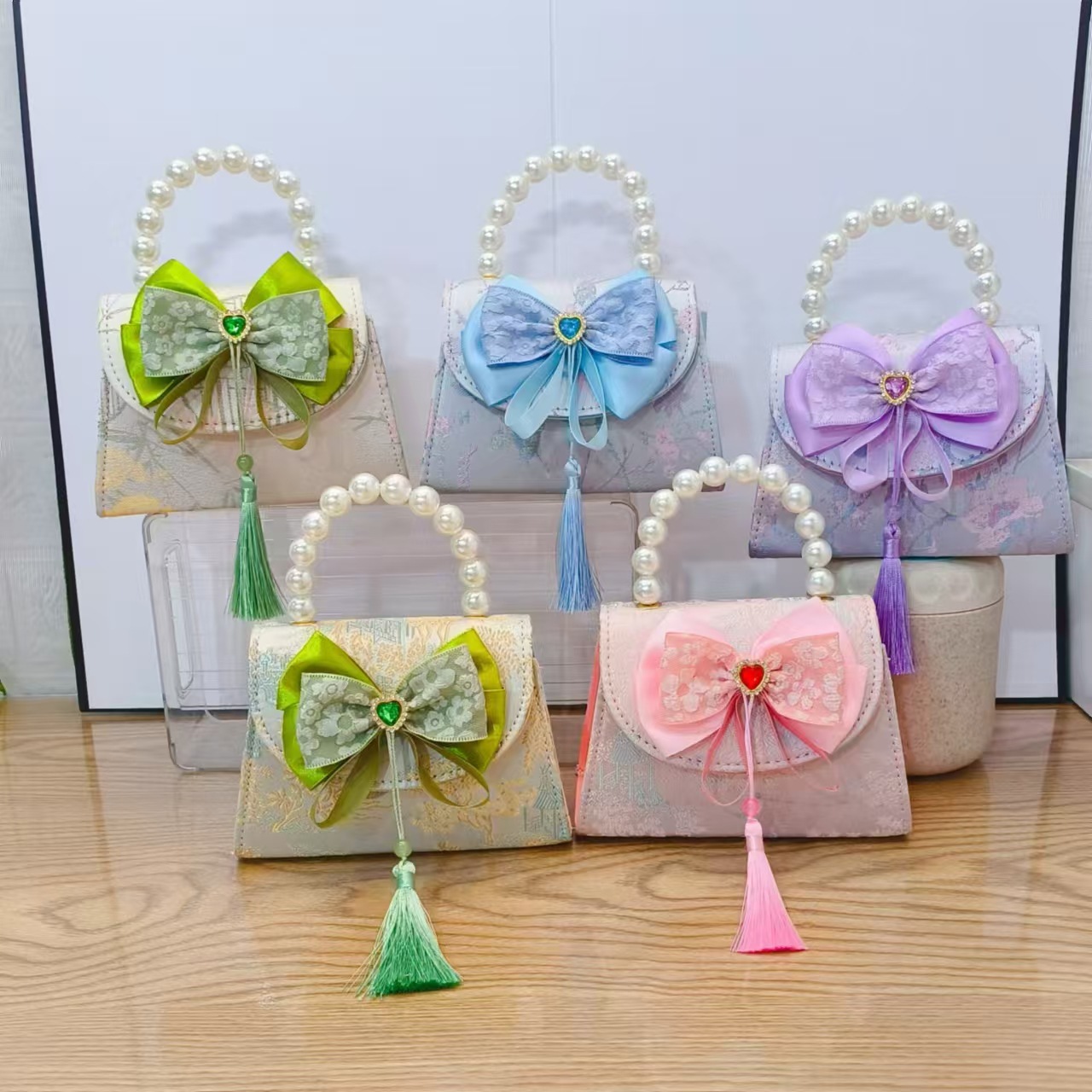 Bolsas de perlas de niñas lindas bolsas de arco de niñas antiguas bolsas de ropa antigua princesa para niños mochila inclinada