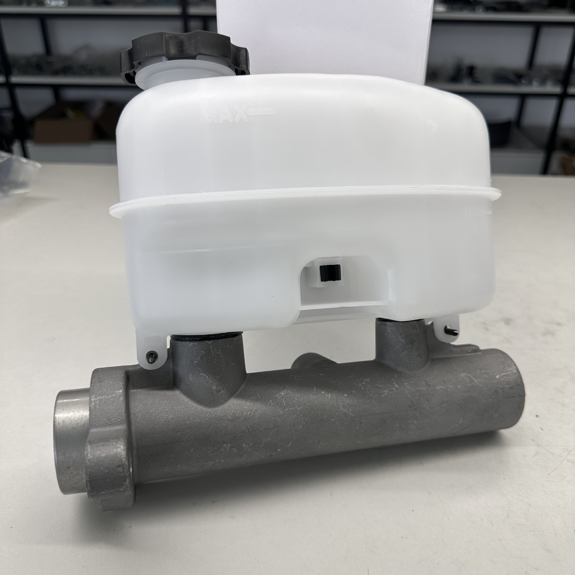 Suitable for Chevrolet Brake Master Cylinder 19209236 18047519 133100
