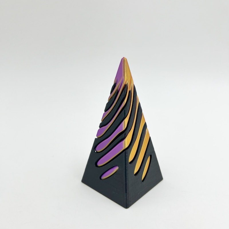 国境を越えた人気の3Dプリント減圧ピラミッドスパイラル立体子供用教育指先おもちゃ|undefined