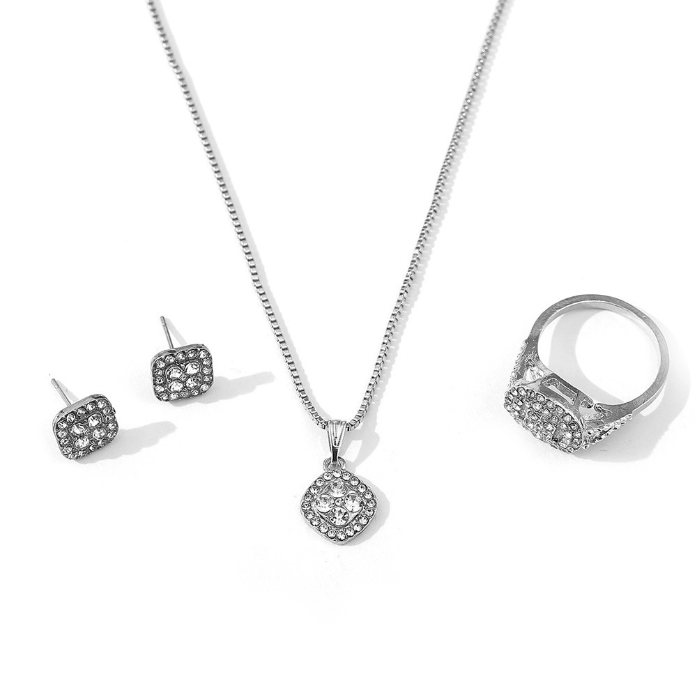 Europeo y americano transfronterizo nuevo ocho corazones y ocho flechas anillo de compromiso pendientes collar de tres piezas traje de boda fábrica + venta al por mayor