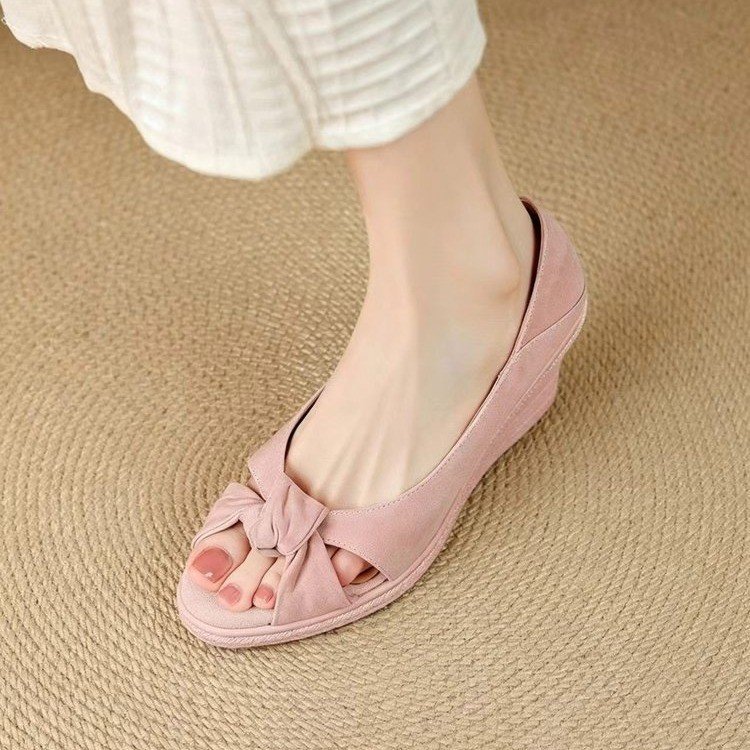 Aumento de altura explosivo de sandalias de talón para mujeres verano 2026 nuevo tacones de pescado de altura de moda sandalias de moda suave