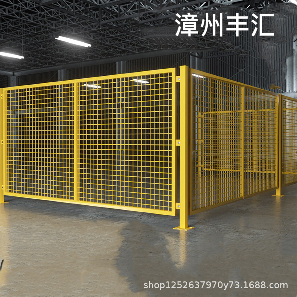 高速护栏网光伏果园防护围栏河道鱼塘隔离网扁铁边框防护网