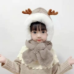 子供用ぬいぐるみ帽子とスカーフオールインワン秋と冬の男性と女性のベビープルオーバー帽子厚くかわいい漫画の鹿耳保護帽子