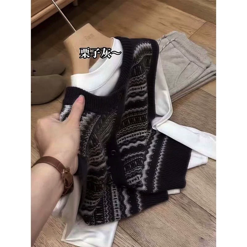 Нишевые дизайнерские жаккардовые свитера трикотажные жилеты сложенные жилеты женский 2025 весна и осень новый топ высокого уровня