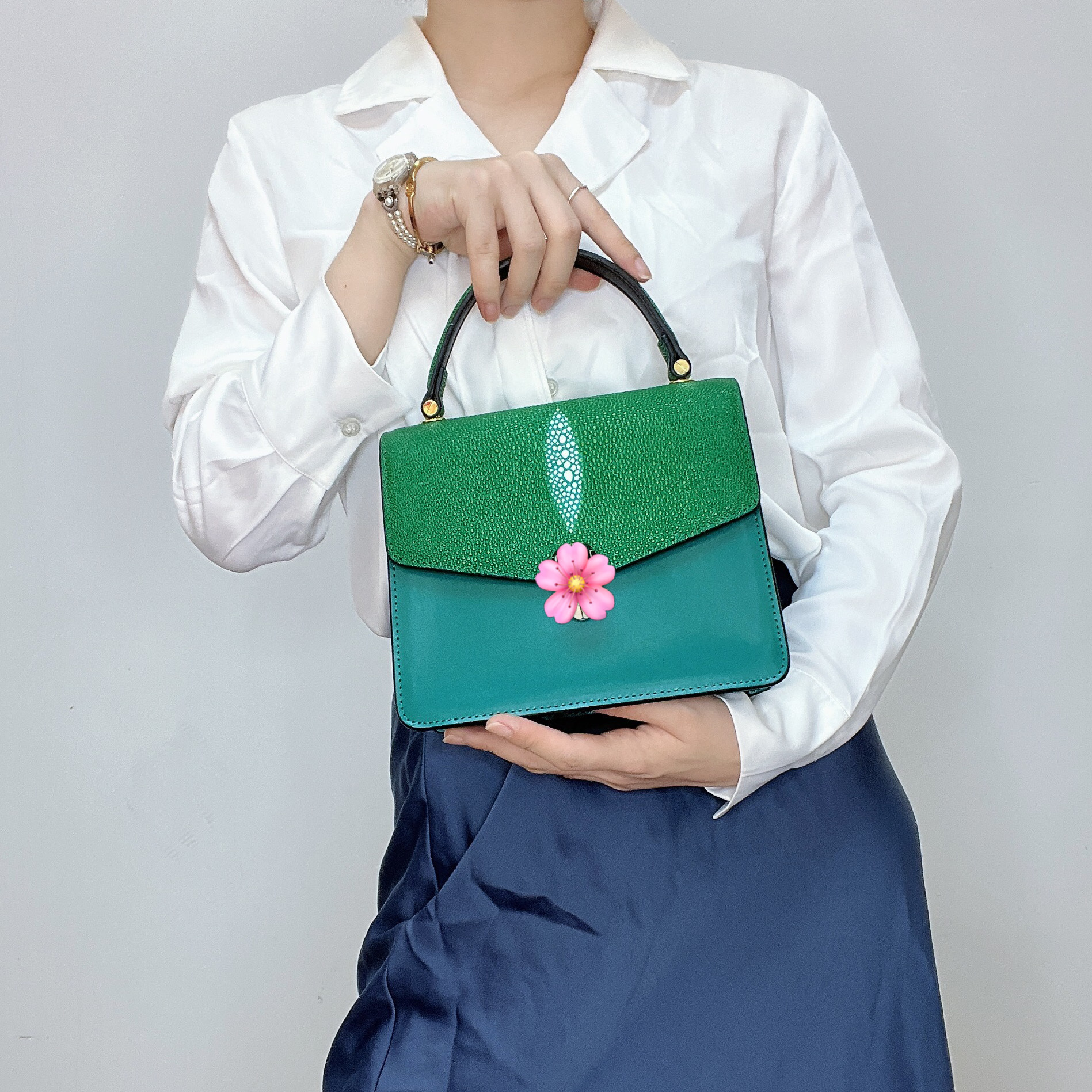 Handheld leather fashionable purse