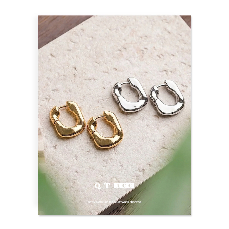 Cuerpo de cobre chapado en oro 925 plata básico de estilo de viaje simple nicho de metal fino fino pequeño cuadrado pendientes de orejas