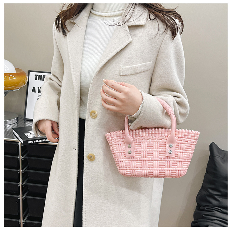 2025 New trendy and versatile crossbody mini vegetable basket jelly bag, fashionable hand-held woven bag, mini tote women's bag undefined