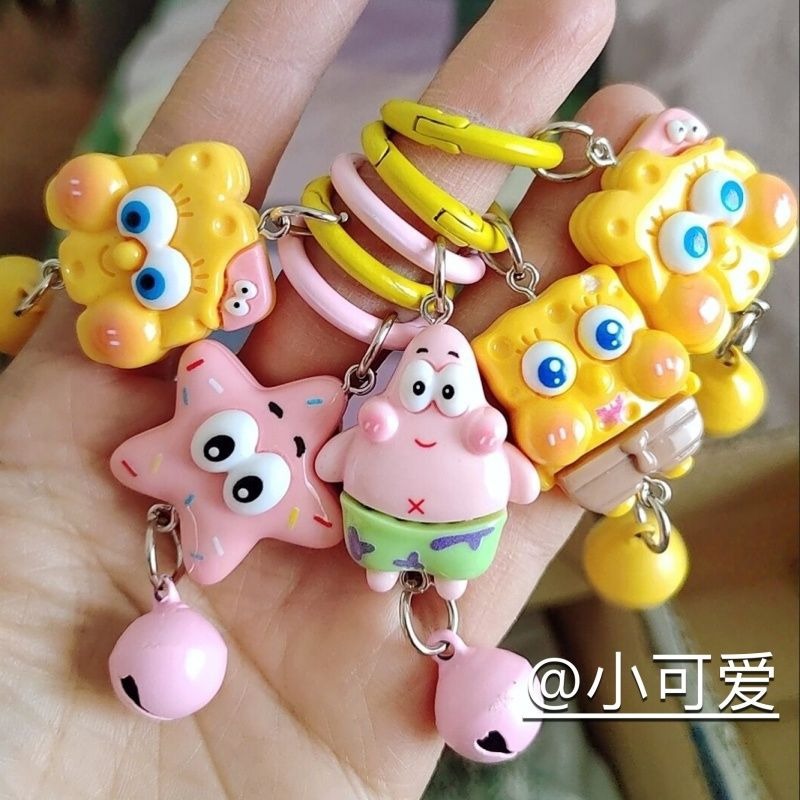 Pequeña tarjeta campana D01 pareja en línea SpongeBob pie estrella de dibujos animados llaveros lindos bolsos de pareja estudiantes