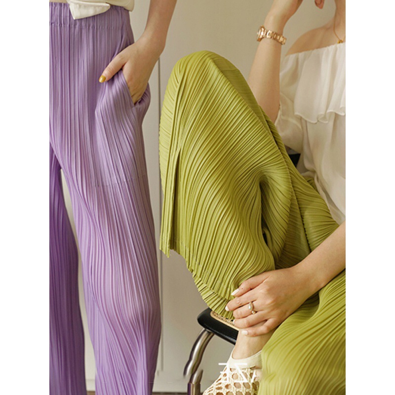 Issey Miyake Pleated Wide-Leg Pants for Women 2026 Summer New Retro Casual Loose Plus-Size Thin Ice Silk Pants Issey Miyake Pleated Wide-Leg Pants for Women 2026 Summer New Retro Casual Loose Plus-Size Thin Ice Silk Pants