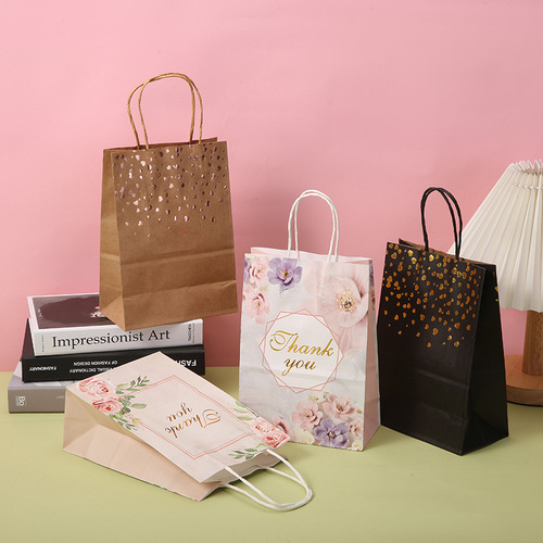 Gold-Embossed Heart-Shaped Kraft Paper Bags for Baking, Candy, and Takeout Packaging  
Valentine's Day Gift Handbags for Delivery—Wholesale Options