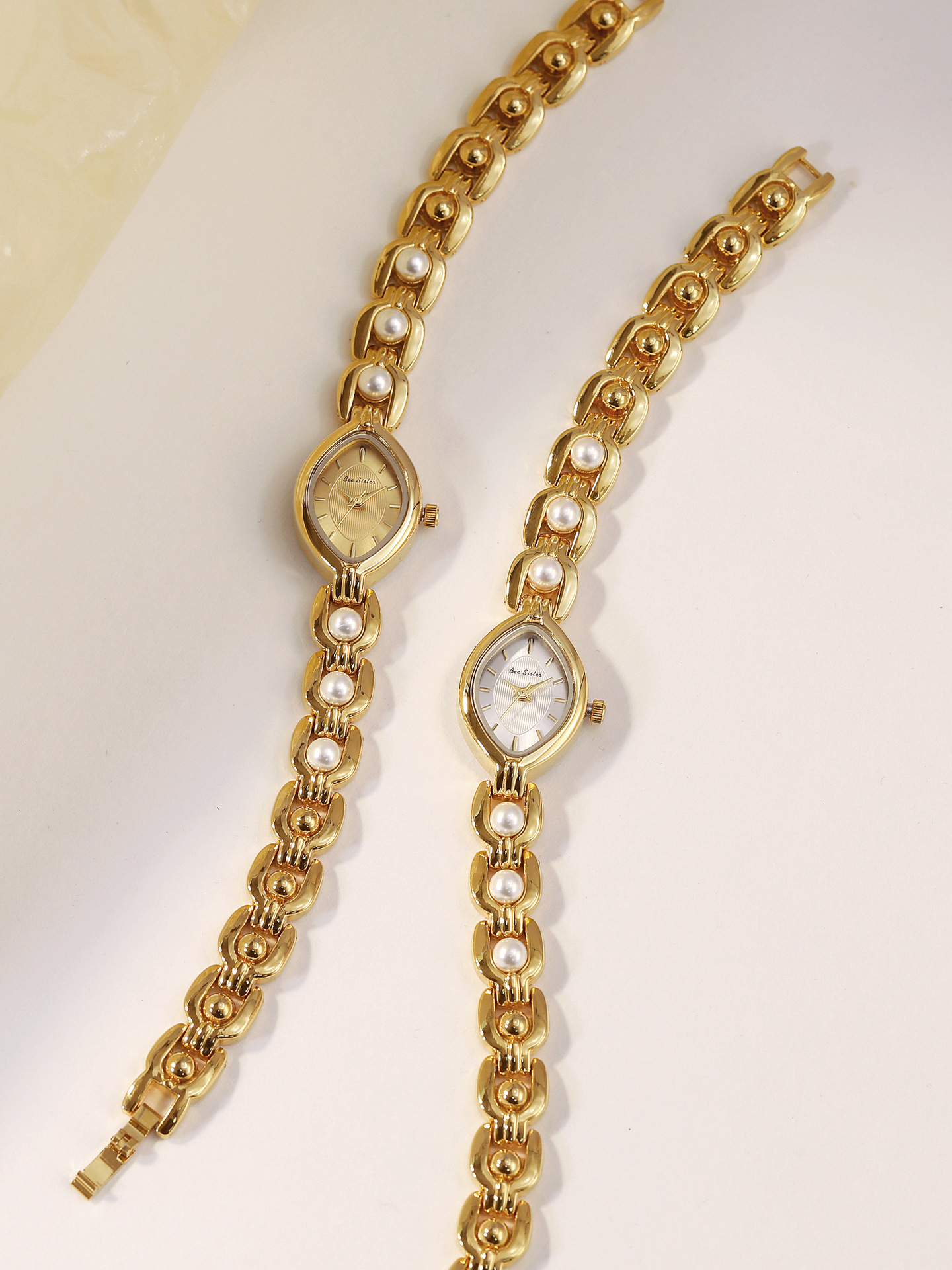 45g Weight Tempered Glass Mirror Material Alloy Strap Material Watch Classification Pointer Display Type Jewelry Buckle Buckle Style Diamond Dial Shape Daily, Street Occasion Quartz Movement Solid Color Pattern All Seasons Season Women's Gender Casual, Commute Style Casual Commute Solid Color Jewelry Buckle Quartz Watch 8