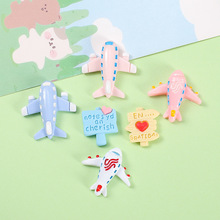 热销新款diy饰品配件 小飞机英文字母牌奶油滴胶树脂厂家现货批发