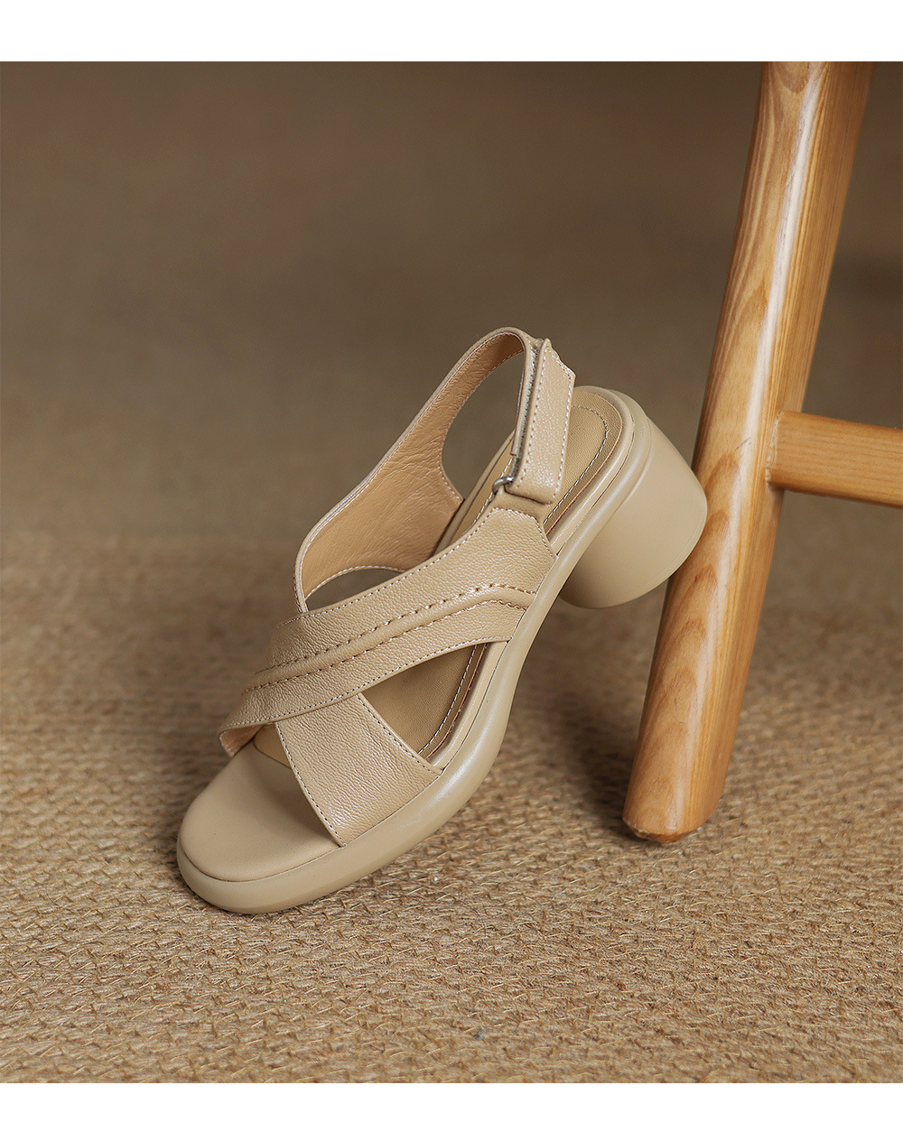 Sandal hở ngón gót thô da cừu quai ngang La Mã đế dày gót 6 cm — Màu trắng be chi tiết 16