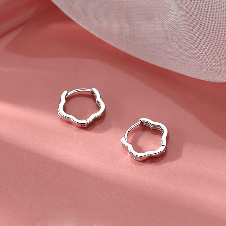 Flower Earrings, Fashionable and Simple Geometric Earrings for Women, Niche Design, High-End, Cute, Versatile, Sweet Earrings