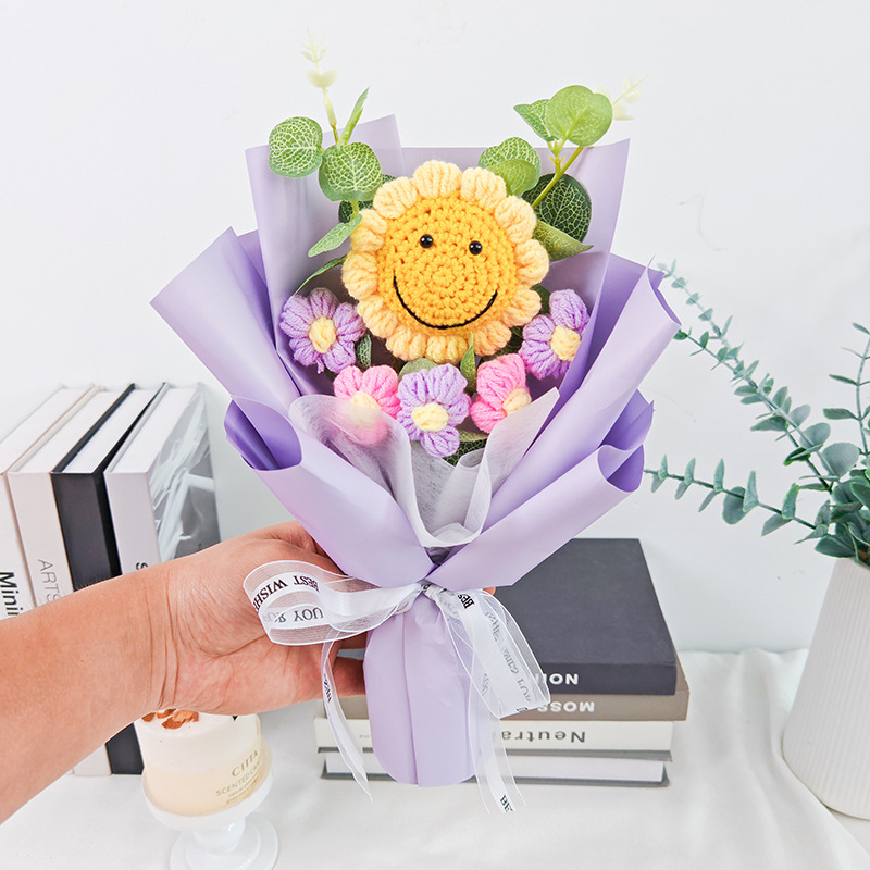 보라색 포장 웃는 해바라기 꽃다발