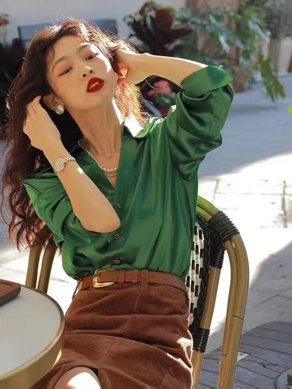 Áo sơ mi nữ dài tay chất liệu satin màu xanh đậm kiểu Pháp thiết kế cao cấp — màu xanh đậm
