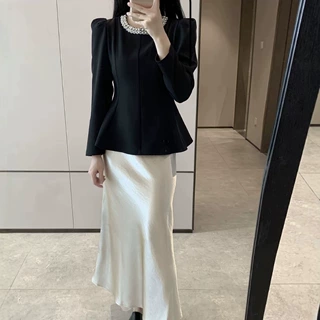 设计感小众上衣女短款2026秋季新款钉珠圆领长袖韩系chic别致小衫