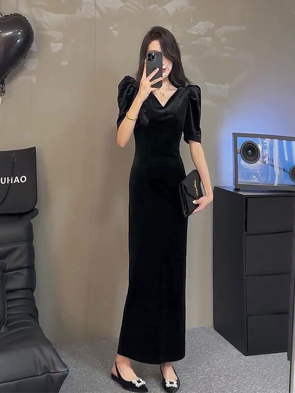 Elegant Short-Sleeved Velvet Dress for Women, New Spring and Summer Style, Retro Hepburn Style, Long Dress with Puff Sleeves Elegant Short-Sleeved Velvet Dress for Women, New Spring and Summer Style, Retro Hepburn Style, Long Dress with Puff Sleeves