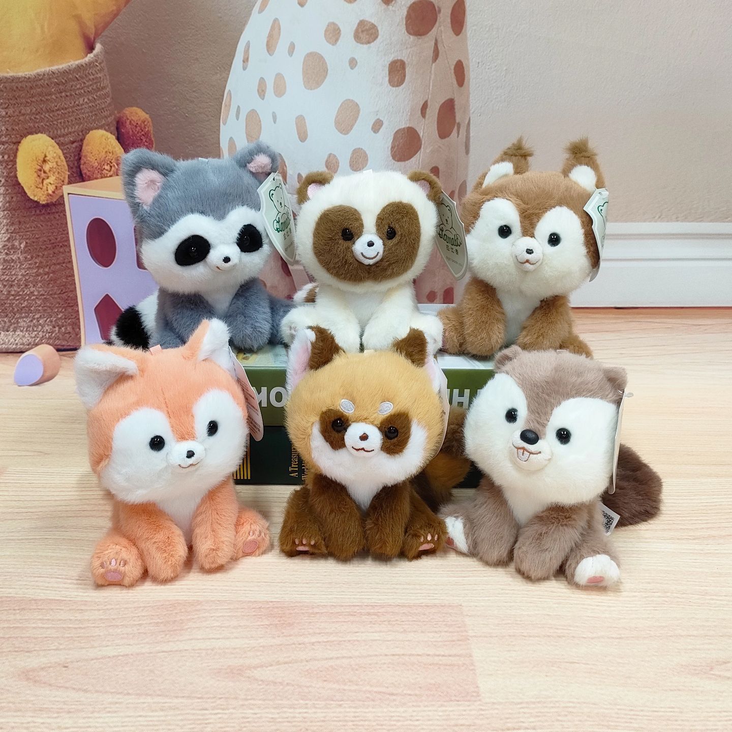 拉比泰伴桌系列毛绒玩具河狸掌中宝公仔小熊猫娃娃松鼠儿童玩具