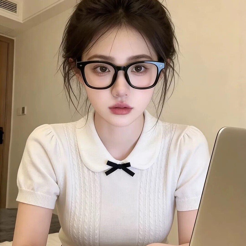 A Little Wildberry Doll Collar Short-Sleeved Shirt for Women 2026 Summer New Style French High-End Slimming Top