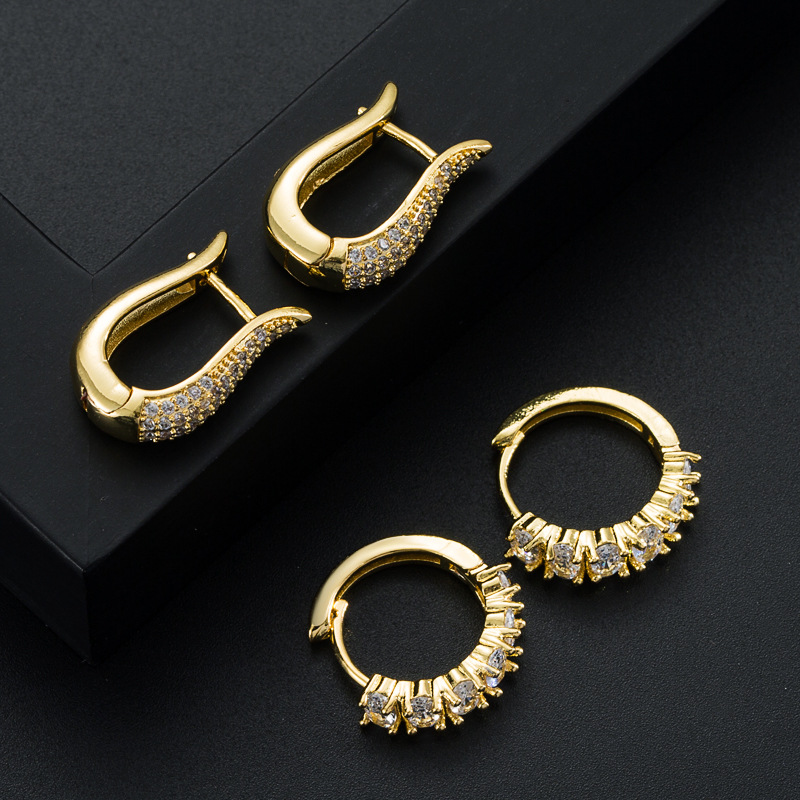 Fashion Geometric Copper Gold-plated Micro-inlaid Zircon Earrings display picture 3