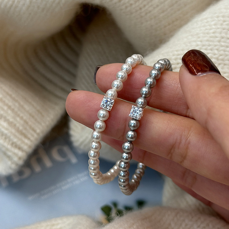 Retro sophisticated bracelet pearl with zircon