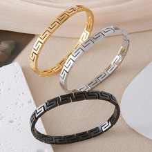 跨境热卖ins风简约钛钢长城纹镂空手镯时尚电镀18K金手环手饰批发