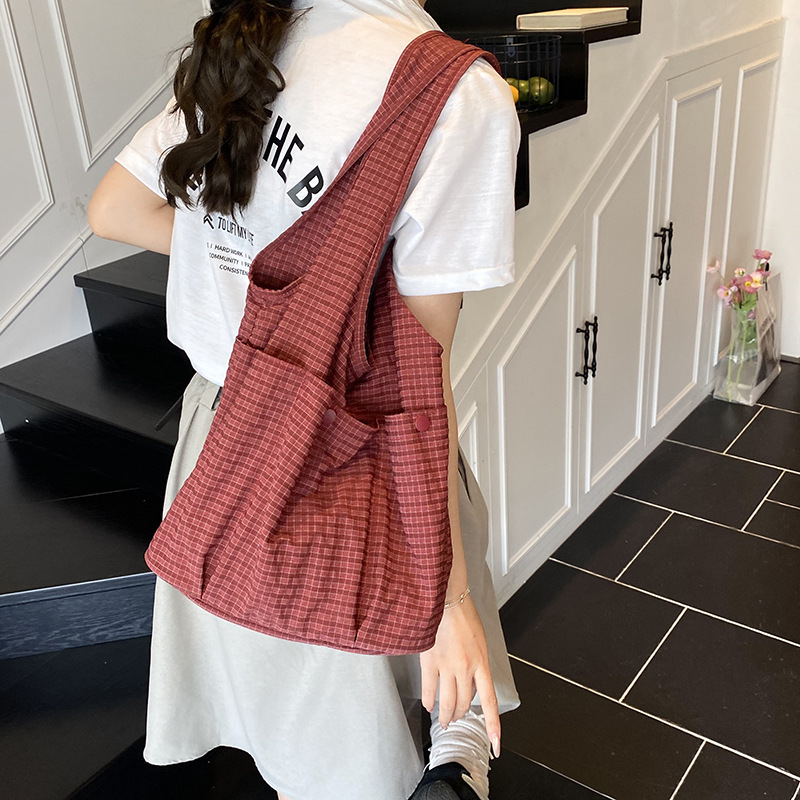 Capacious shopping bag