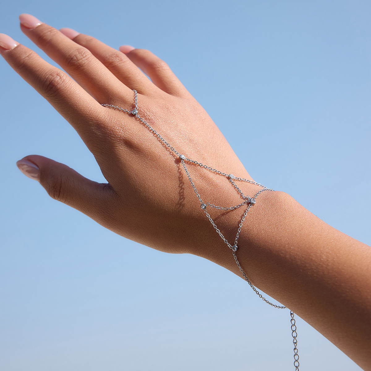 Wanxing Europa y América Zircon pulsera de dedos ligera de lujo de alta sensibilidad brida joyería de acero inoxidable joyería transfronteriza nicho diseño