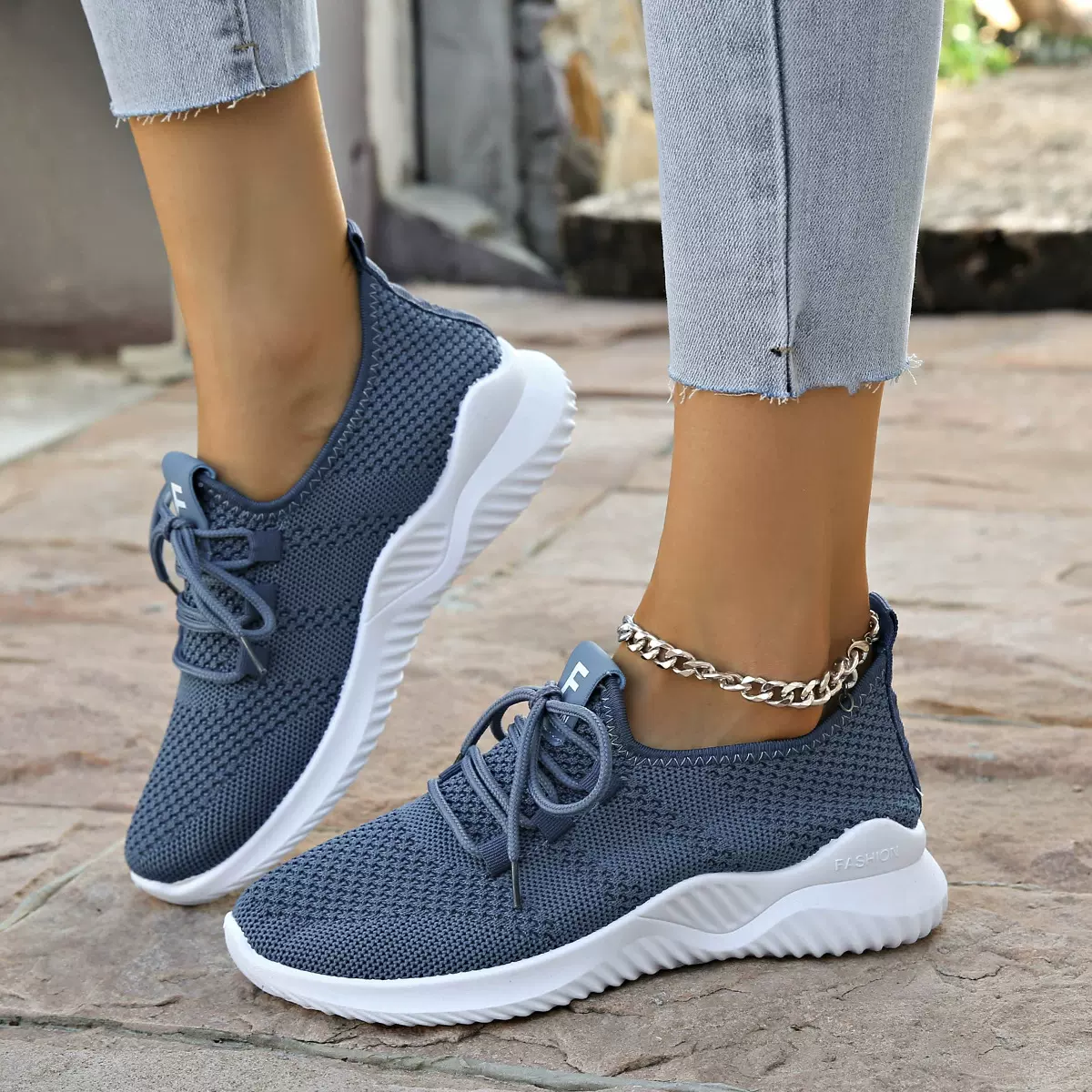 跨境鞋子女2025外贸新款飞织女鞋轻便休闲跑步鞋透气软底布鞋代发