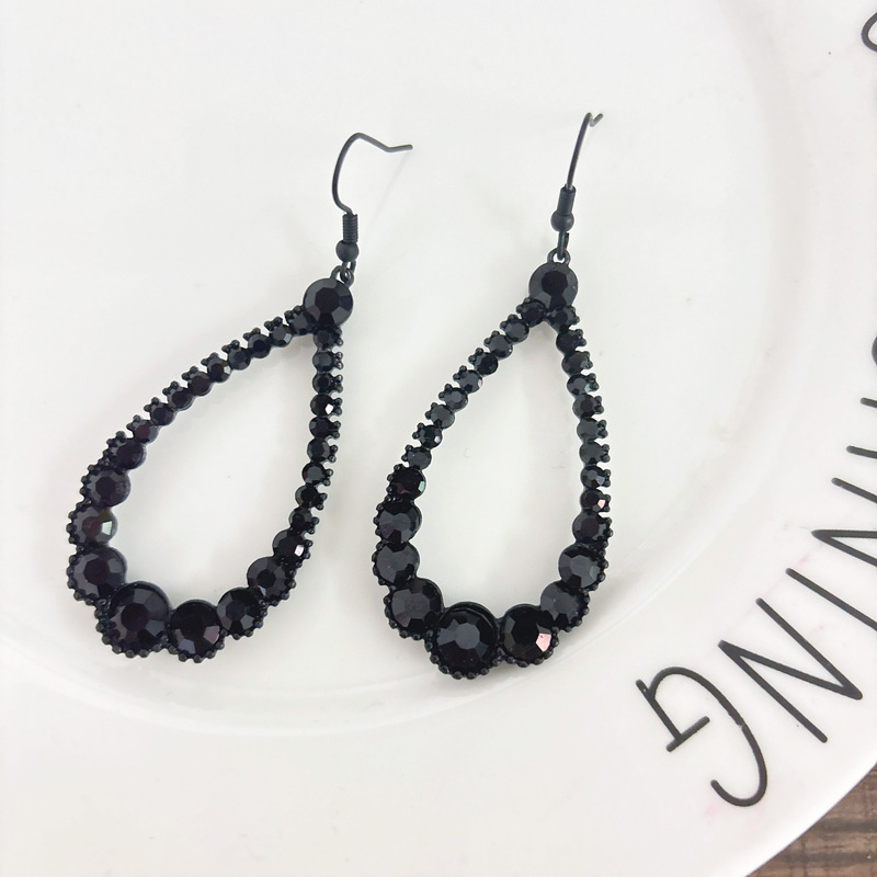 European and American Exaggerated Rhinestone Geometric Earrings Luxury Atmospheric Long Black Earrings Shiny Dancing Party Earrings European and American Exaggerated Rhinestone Geometric Earrings Luxury Atmospheric Long Black Earrings Shiny Dancing Party Earrings