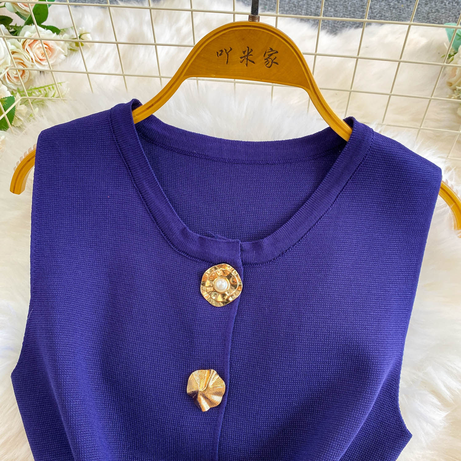 Women's Slim Fit Sleeveless Vest round Neck High End Sophisticated Look Fashionable Metal Buckles Versatile Summer Style_ecoleips.com