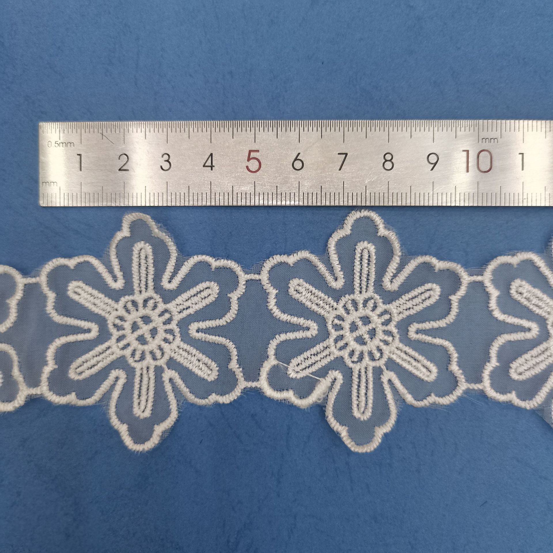 玻璃纱底涤光线刺绣条码花朵花片个白色现货蕾丝花边辅料透明纱