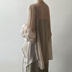 新しい中国式の日焼け止め服のカーディガンの氷糸の上着の個性の高級なデザイン感の小さい大衆の通気性のファッションの外は小さいブラウスを掛けます。