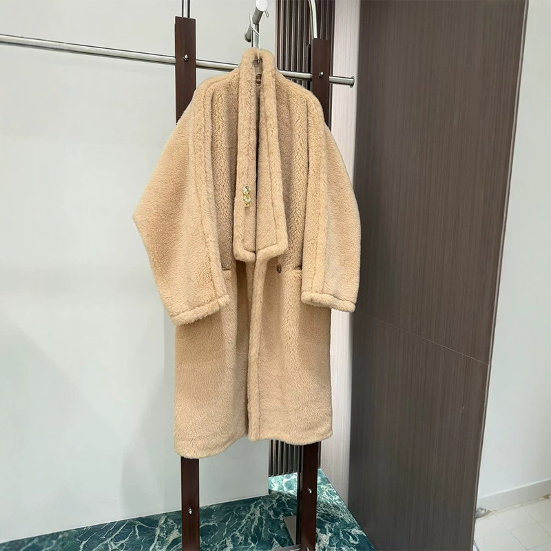 M brand's 2026 autumn/winter new collection: Teddy bear-themed long coat, made of teddy wool and faux fur, for cross-border wholesale, women's style