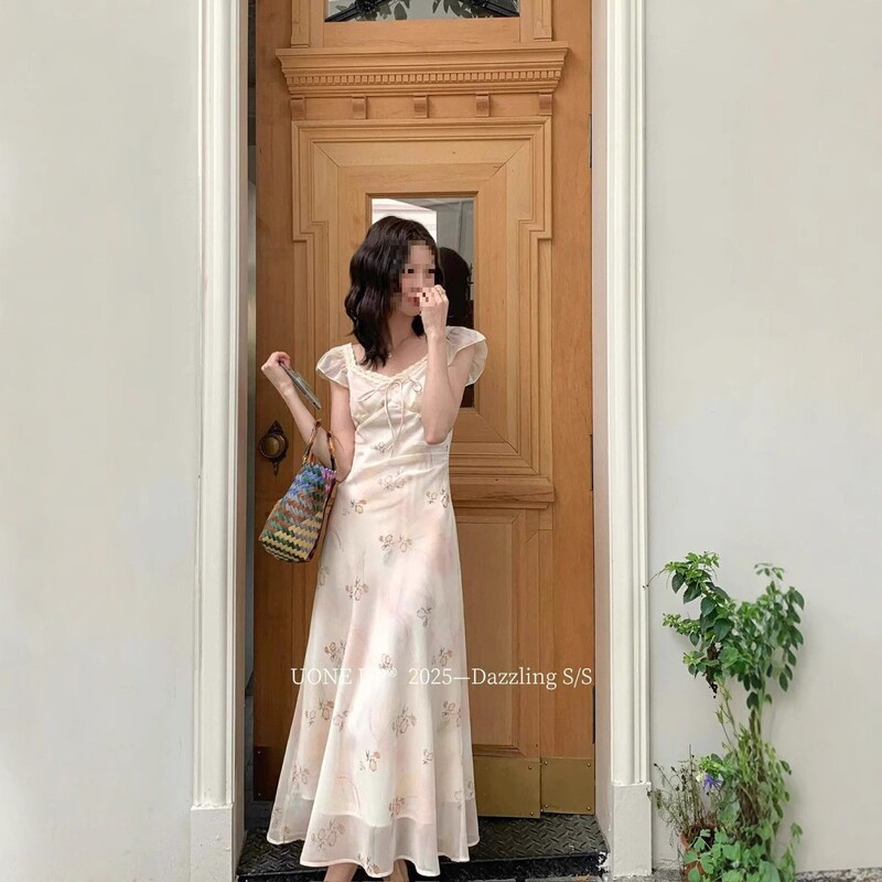 法式优雅气质荷叶袖碎花连衣裙女2025夏季蕾丝边方领收腰长裙|undefined