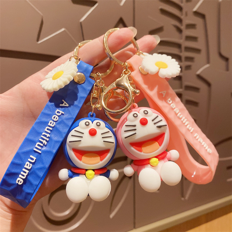 ドラえもんのキーホルダーのファッションバッグのペンダントのファッションカップルのアクセサリーの漫画の車のキーホルダーのプレゼントの卸売り|undefined
