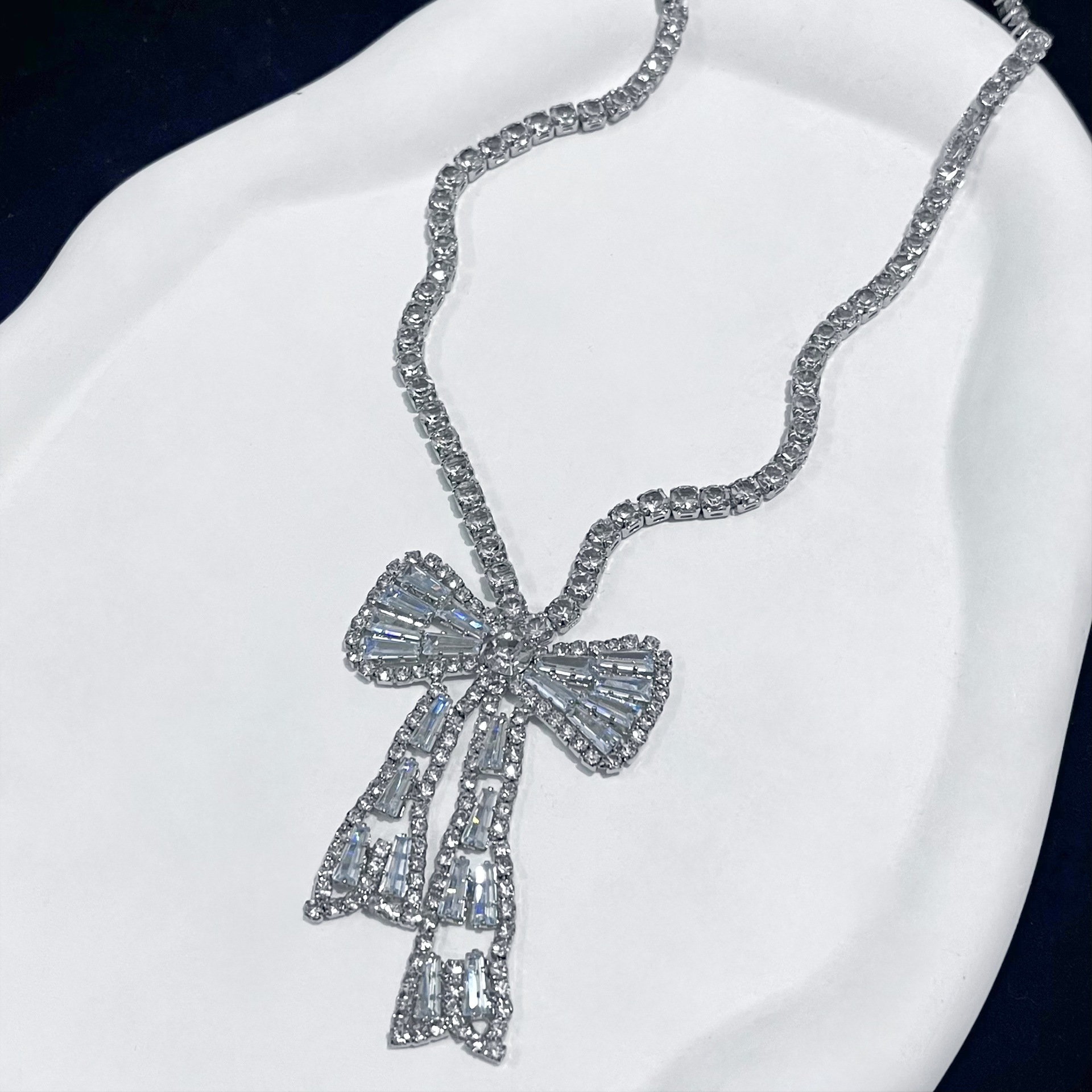 Cross-border Jewelry: Full-diamond Bow Pendant Simple And Elegant, Versatile Rhinestone Long Neck, Full-diamond_voghion.com