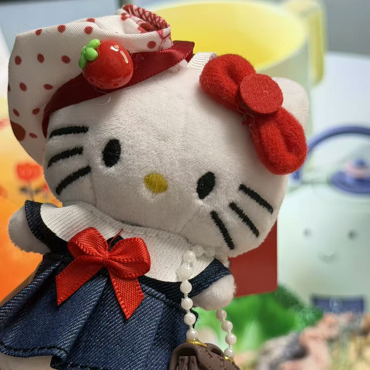 黒麦わら帽子キティ帽子ベビーペンダントラブバックル人形人形かわいいヘップバーンスタイルペンダントキーホルダー