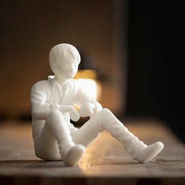 德化白瓷卡通人物创意陶瓷雕塑小摆件家居书房办公桌面软装饰品