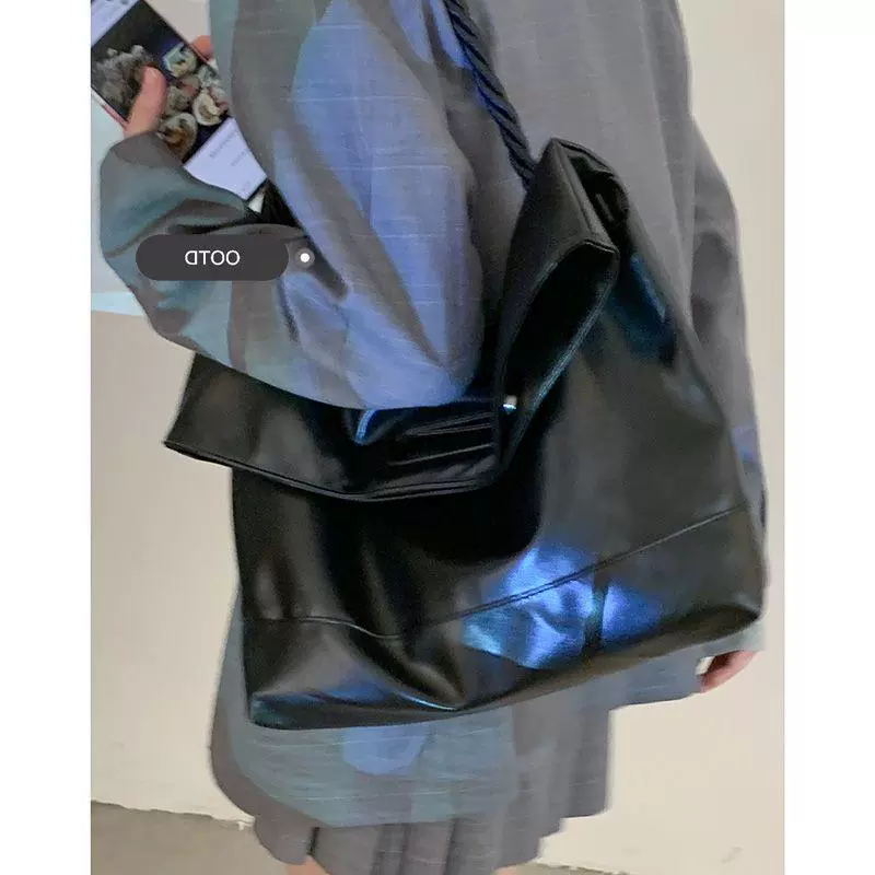 Retro capacious shoulder bag, one-shoulder bag, South Korea