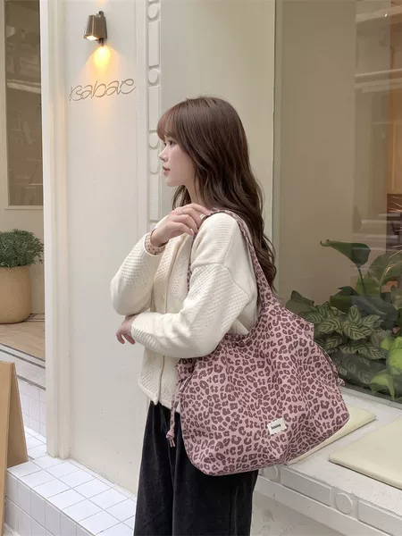 68255 Korean-style sweet and cool leopard print drawstring tote bag, casual style, large capacity, new canvas shoulder tote bag