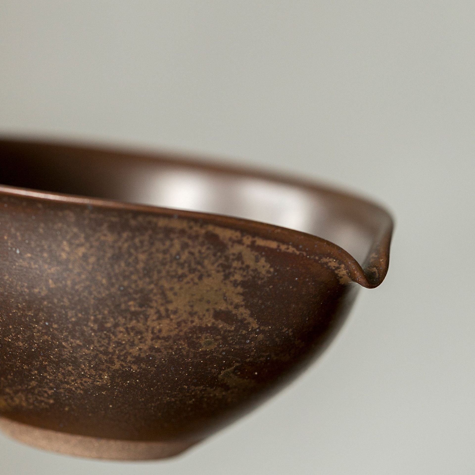 Nuevo tazón de tapa de cerámica gruesa de estilo chino, tetera, taza de té, juego completo de juegos de té de Kung Fu, mano de oficina en el hogar, lujo ligero, alta gama