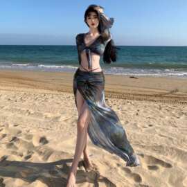 新款温泉纯欲性感辣妹夏季设计感小众分体比基尼泳衣女四件套