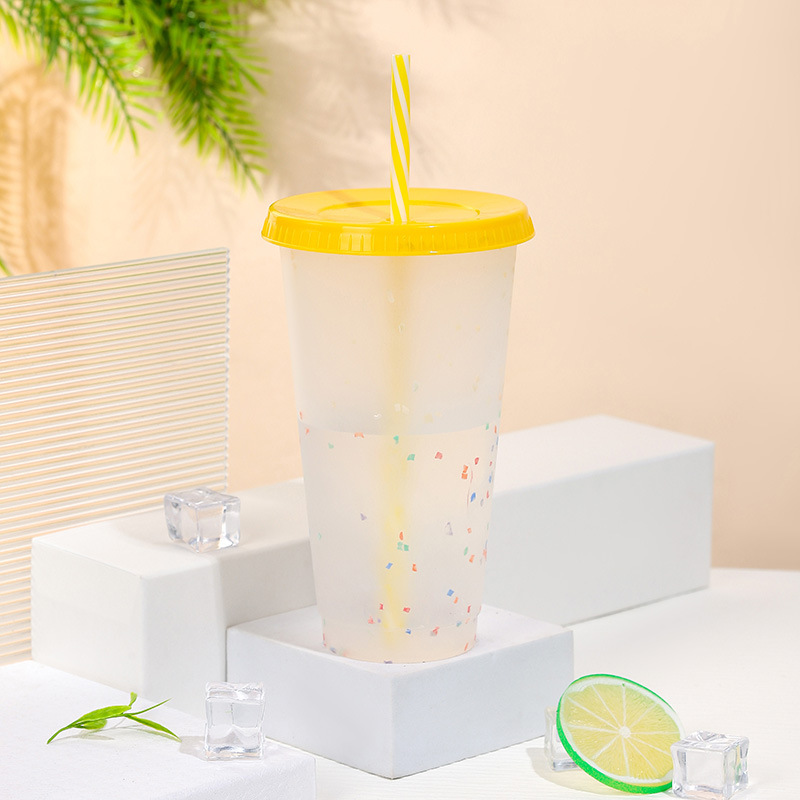 Color creativo que cambia la taza de paja color frío que cambia la taza plástica de los PP grande 700ml gran capacidad que bebe la taza al por mayor de la fábrica