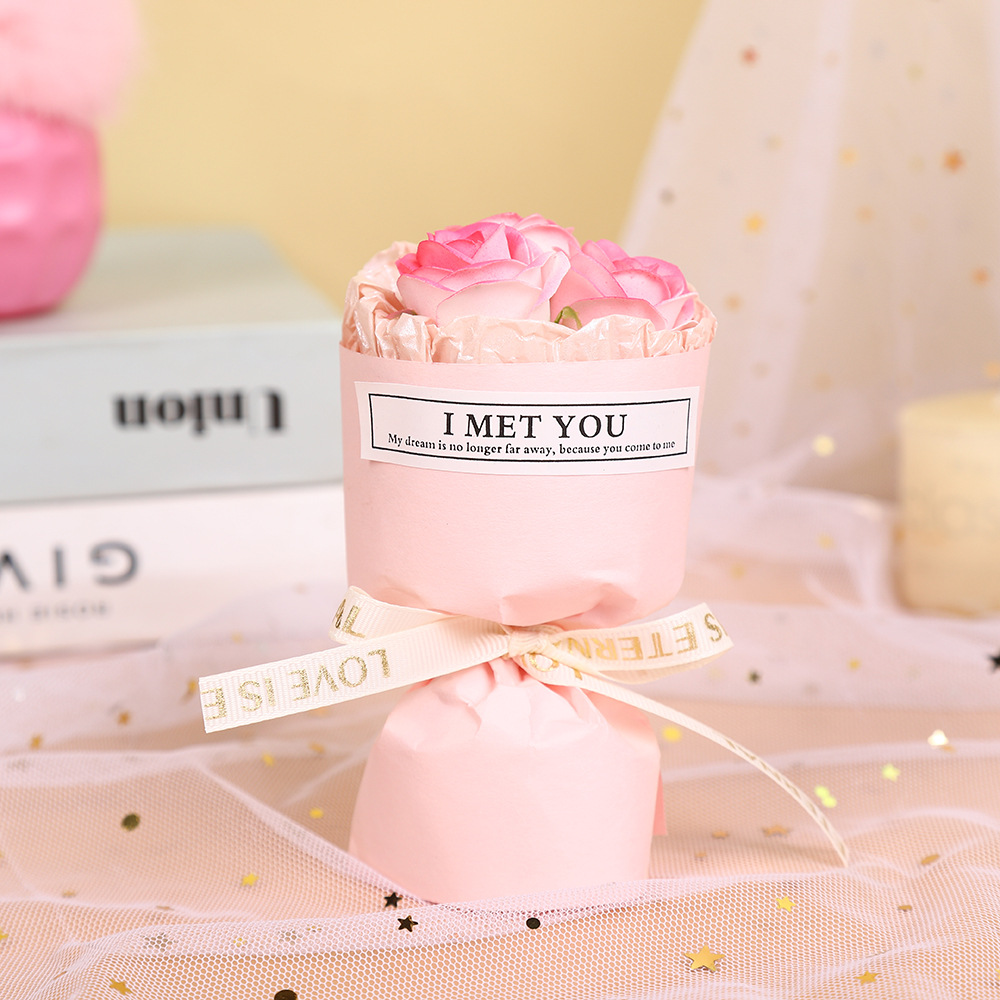 Día de San Valentín ins bolsillo encuentro pequeño ramo de flores MINI novia regalo decoración de automóvil salida de aire mini rosa