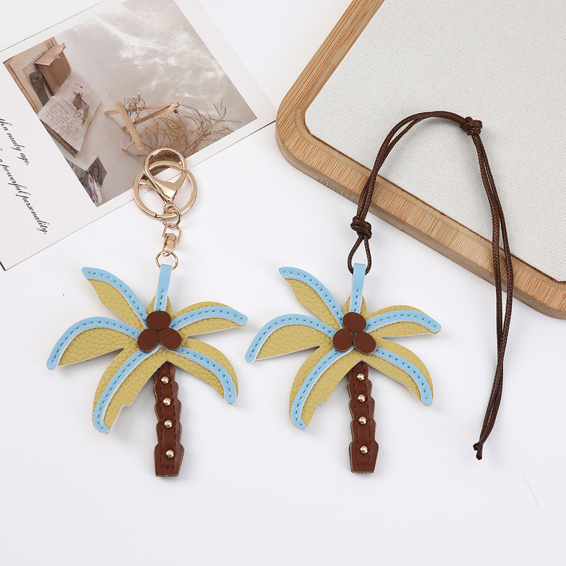 Cross-border coconut tree leather pendant, new autumn and winter car rearview mirror decoration, keychain ornament, decorative accessory