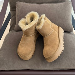 冬季新款中筒魔术贴高帮雪地靴女厚底牛皮羊毛加厚加绒保暖鞋勃肯